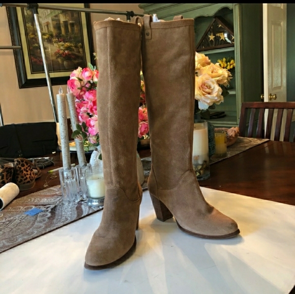 UGG boots - Picture 2 of 9